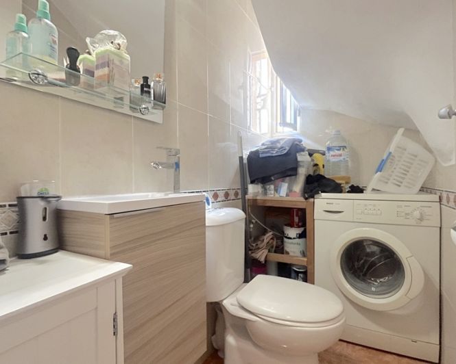 Image No.29-2 Bed Townhouse for sale