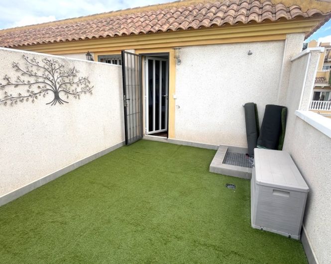 Image No.32-2 Bed Townhouse for sale