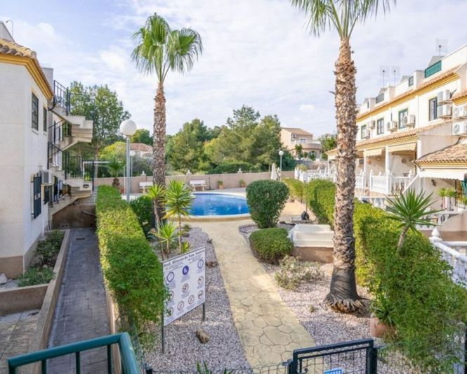 Image No.42-2 Bed Townhouse for sale