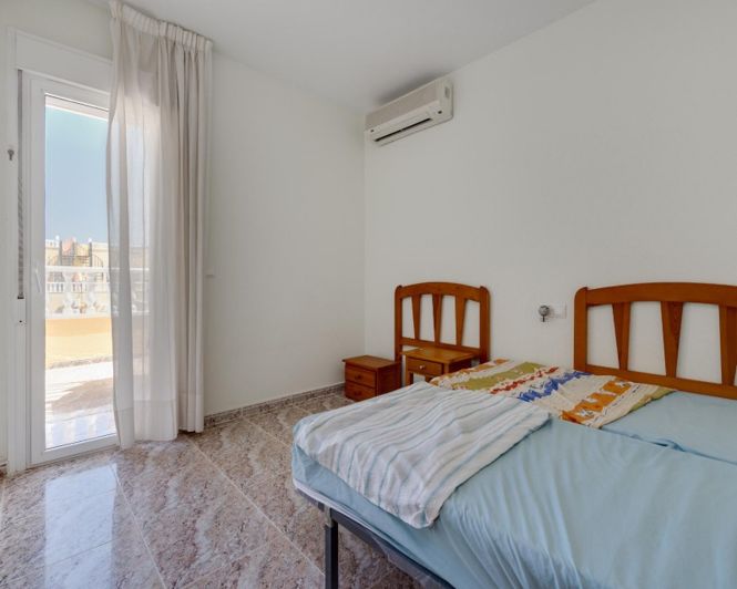 Image No.29-3 Bed Townhouse for sale