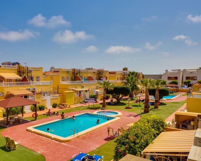 Image No.31-3 Bed Townhouse for sale