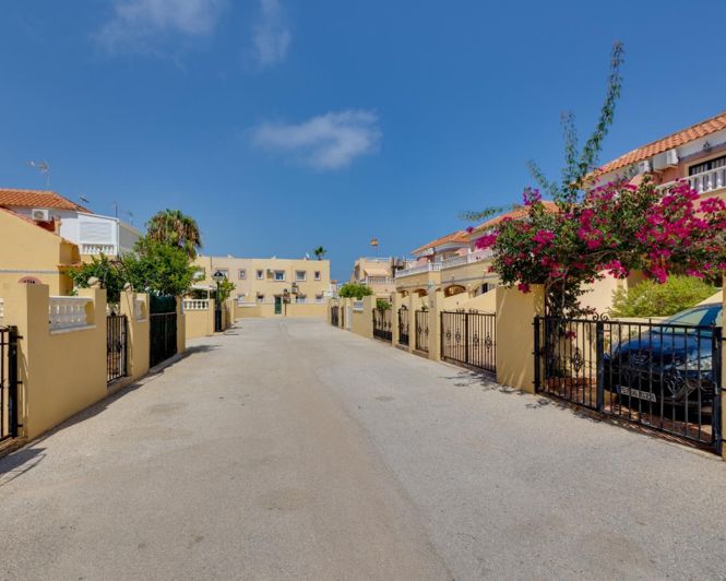 Image No.37-3 Bed Townhouse for sale