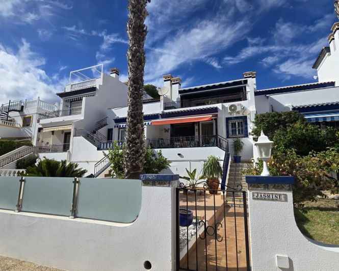 Image No.12-3 Bed Townhouse for sale