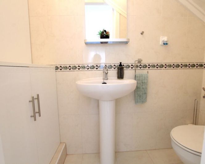 Image No.15-2 Bed Townhouse for sale