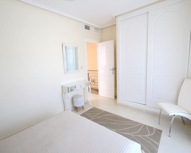 Image No.19-2 Bed Townhouse for sale