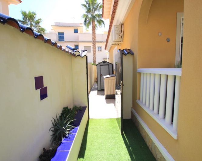 Image No.9-2 Bed Townhouse for sale