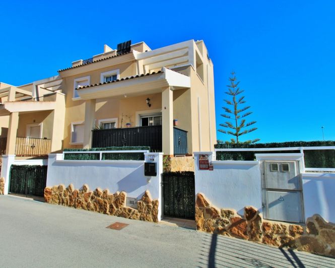 Image No.2-4 Bed Villa for sale