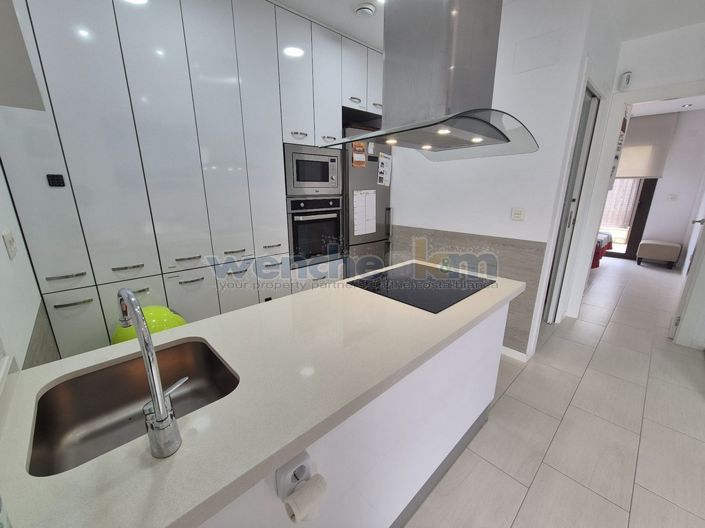 Image No.12-2 Bed Property for sale