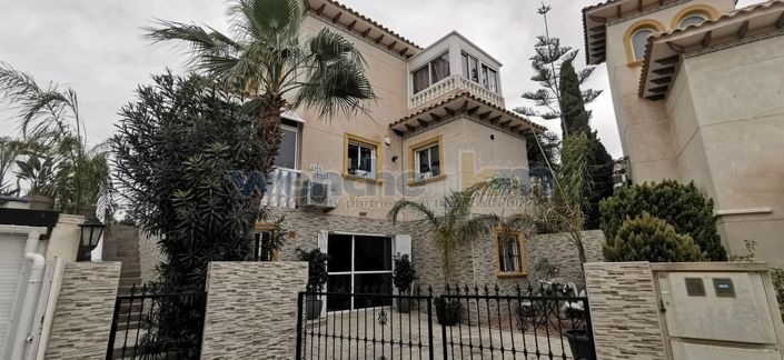 Image No.3-4 Bed Villa for sale