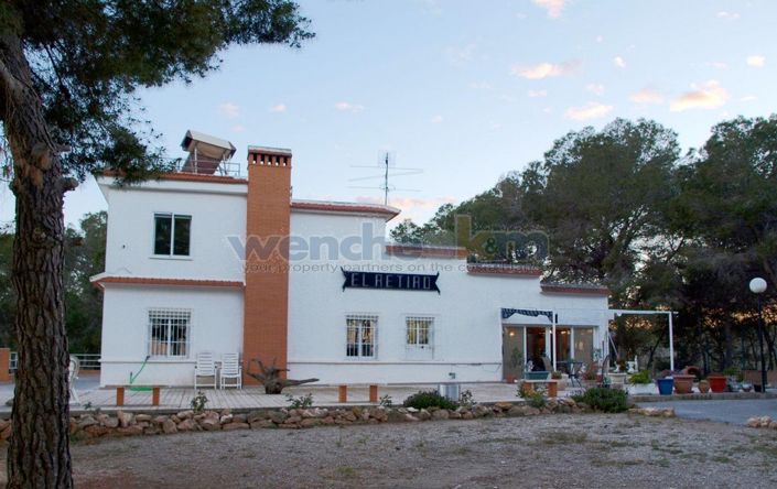 Image No.13-8 Bed Villa for sale