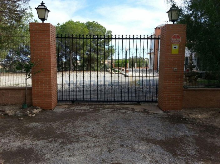 Image No.14-8 Bed Villa for sale