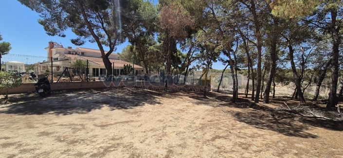 Image No.16-8 Bed Villa for sale