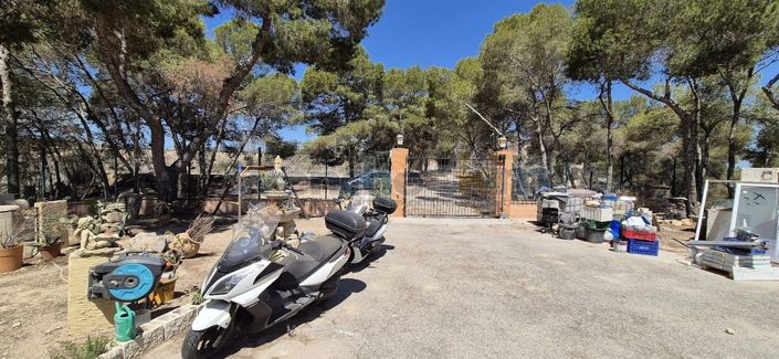 Image No.20-8 Bed Villa for sale