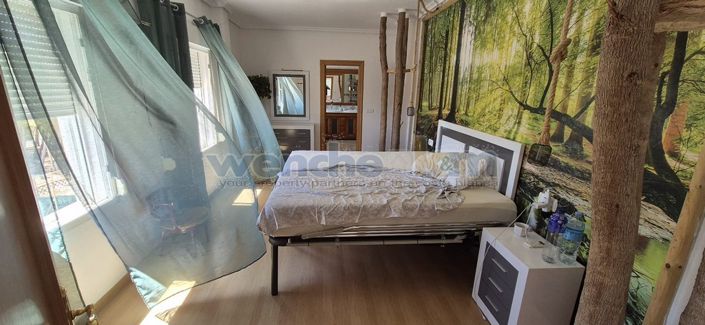 Image No.58-8 Bed Villa for sale