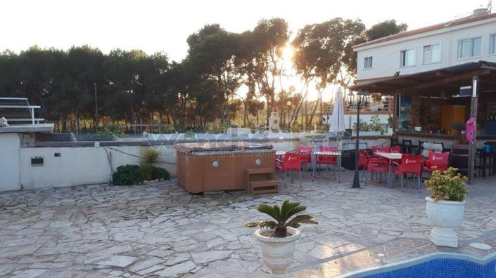 Image No.8-8 Bed Villa for sale