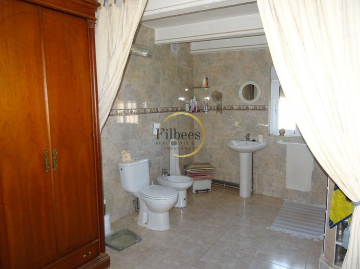 Image No.10-7 Bed Country House for sale