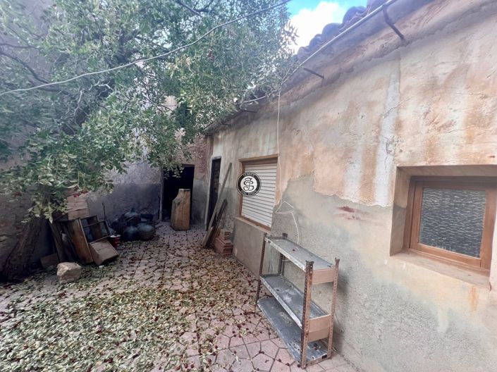 Image No.14-4 Bed Townhouse for sale