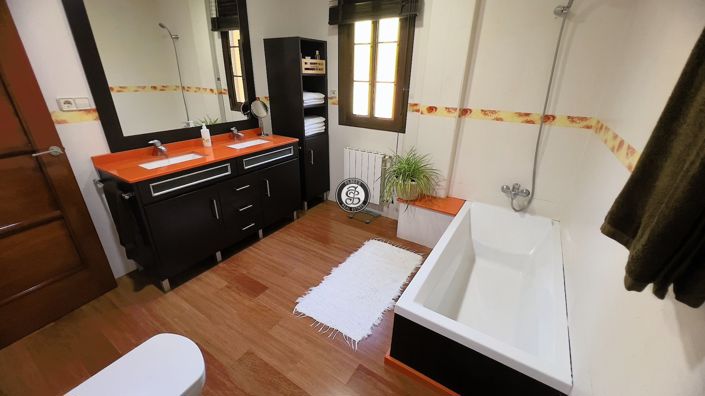 Image No.13-5 Bed Country House for sale