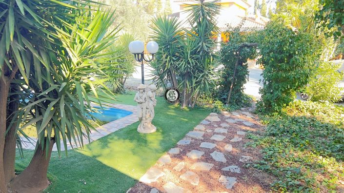 Image No.36-5 Bed Country House for sale