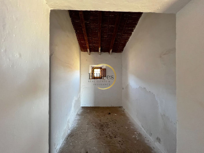 Image No.10-2 Bed Country House for sale