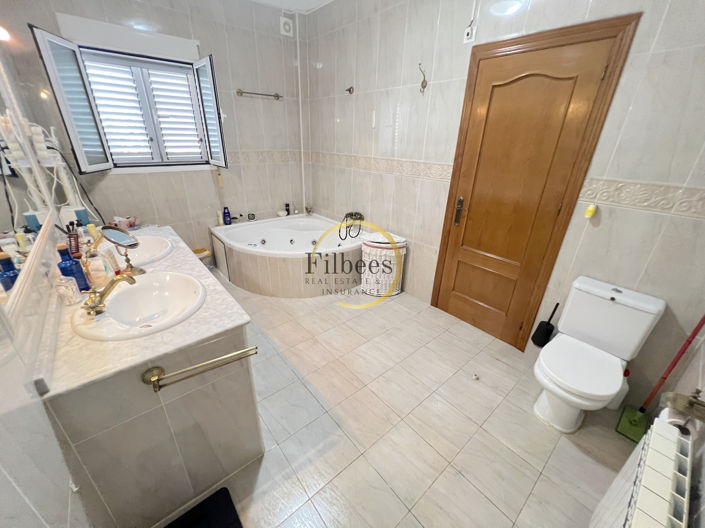 Image No.12-3 Bed Villa for sale