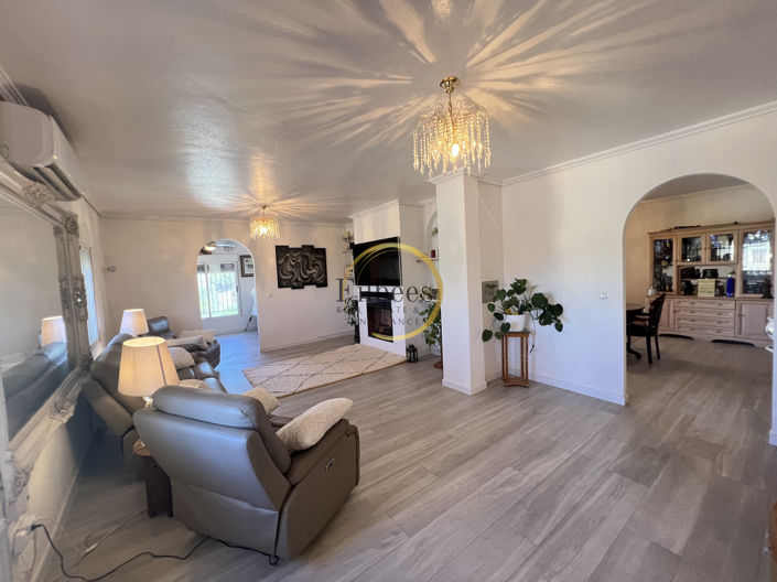 Image No.4-4 Bed Villa for sale