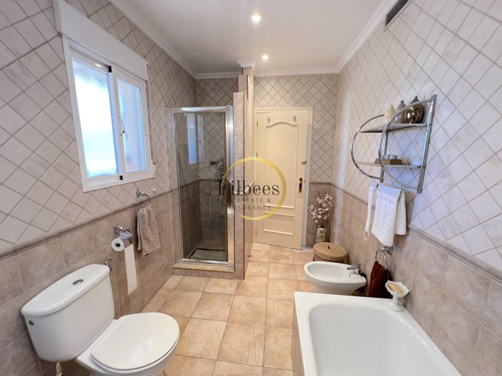 Image No.13-5 Bed Country House for sale