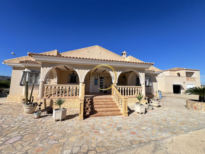 Image No.2-5 Bed Country House for sale