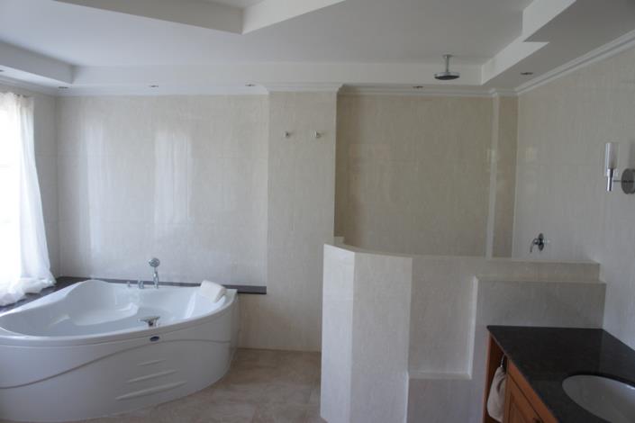 Image No.8-10 Bed House/Villa for sale