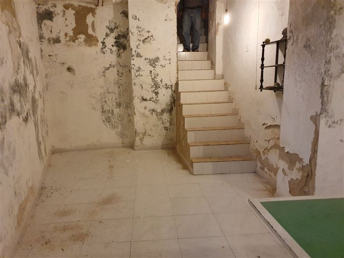 Image No.10-6 Bed Property for sale