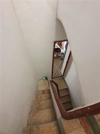 Image No.14-6 Bed Property for sale