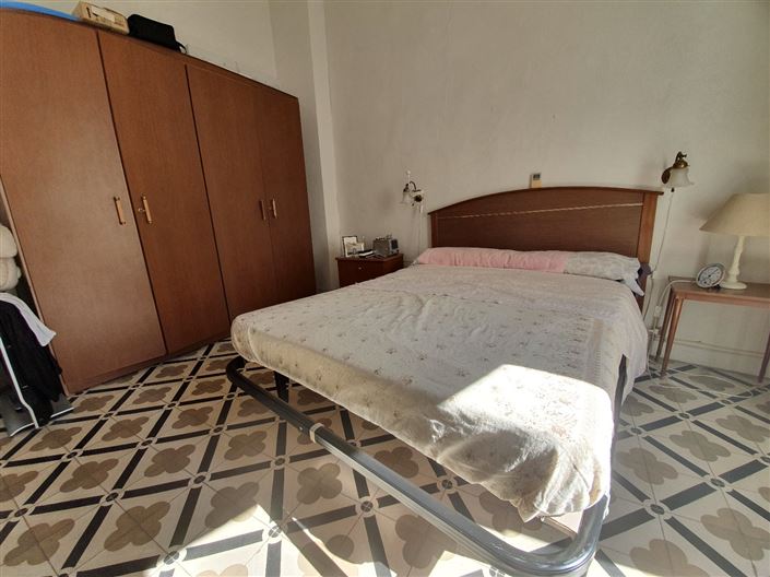 Image No.16-6 Bed Property for sale