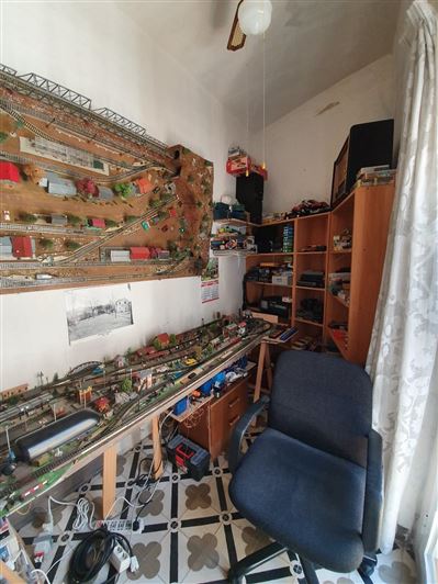 Image No.19-6 Bed Property for sale