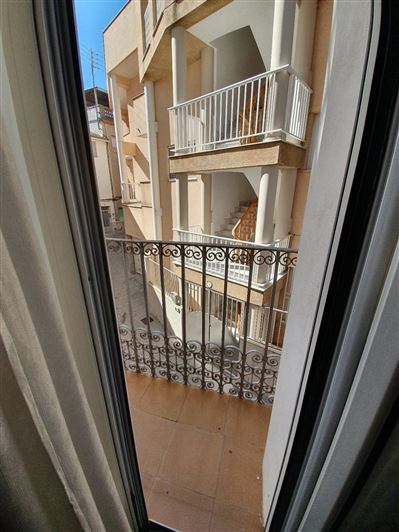 Image No.26-6 Bed Property for sale