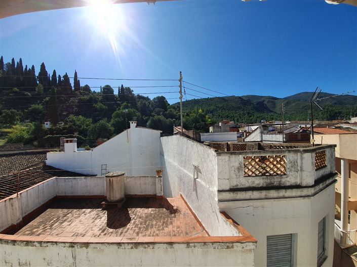 Image No.38-6 Bed Property for sale