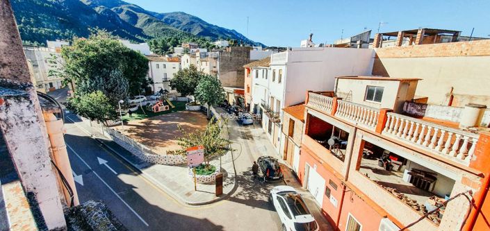 Image No.13-5 Bed Townhouse for sale