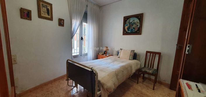 Image No.20-5 Bed Townhouse for sale