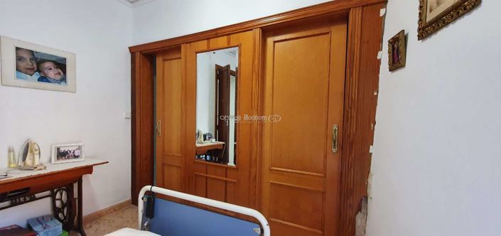 Image No.21-5 Bed Townhouse for sale