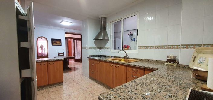 Image No.26-5 Bed Townhouse for sale