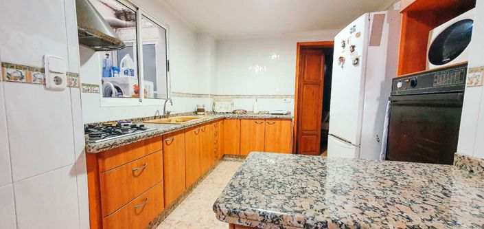 Image No.43-5 Bed Townhouse for sale