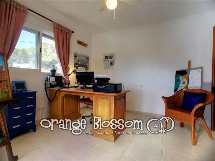 Image No.40-6 Bed Villa for sale