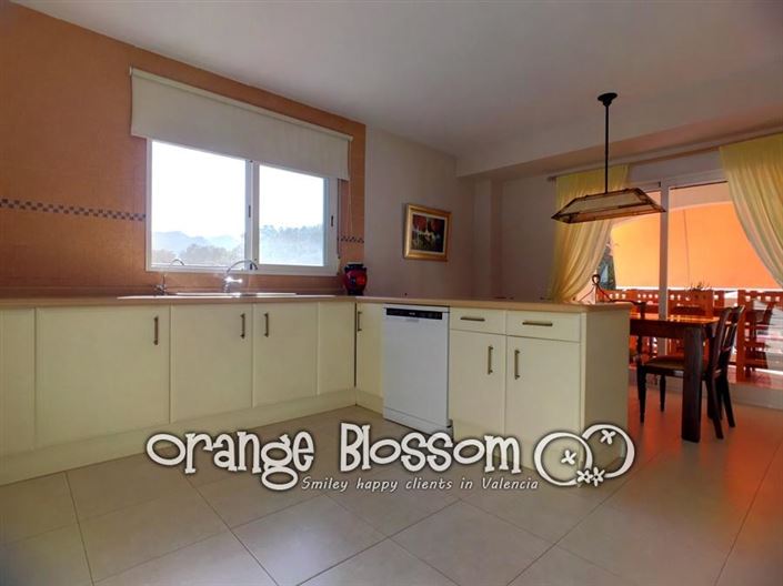 Image No.8-6 Bed Villa for sale