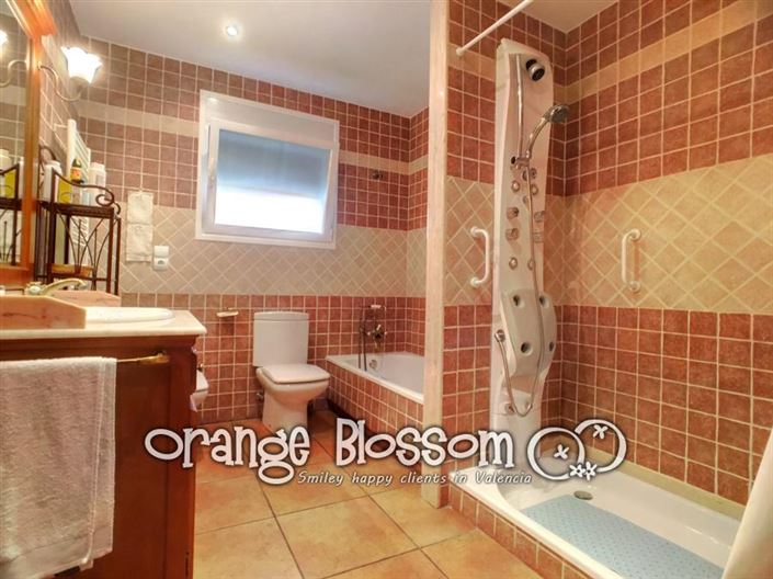 Image No.26-5 Bed Villa for sale