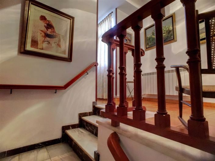 Image No.31-5 Bed Townhouse for sale