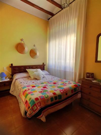 Image No.33-5 Bed Townhouse for sale