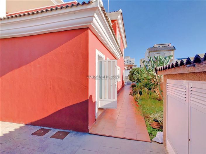 Image No.11-7 Bed Villa for sale