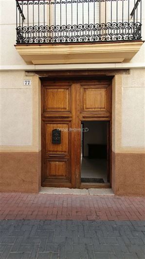 Image No.10-14 Bed Townhouse for sale