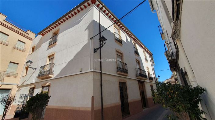 Image No.3-14 Bed Townhouse for sale