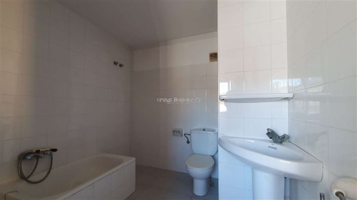 Image No.36-14 Bed Townhouse for sale