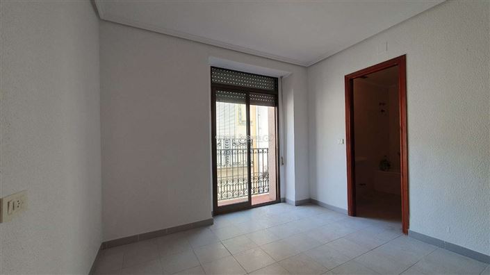 Image No.48-14 Bed Townhouse for sale